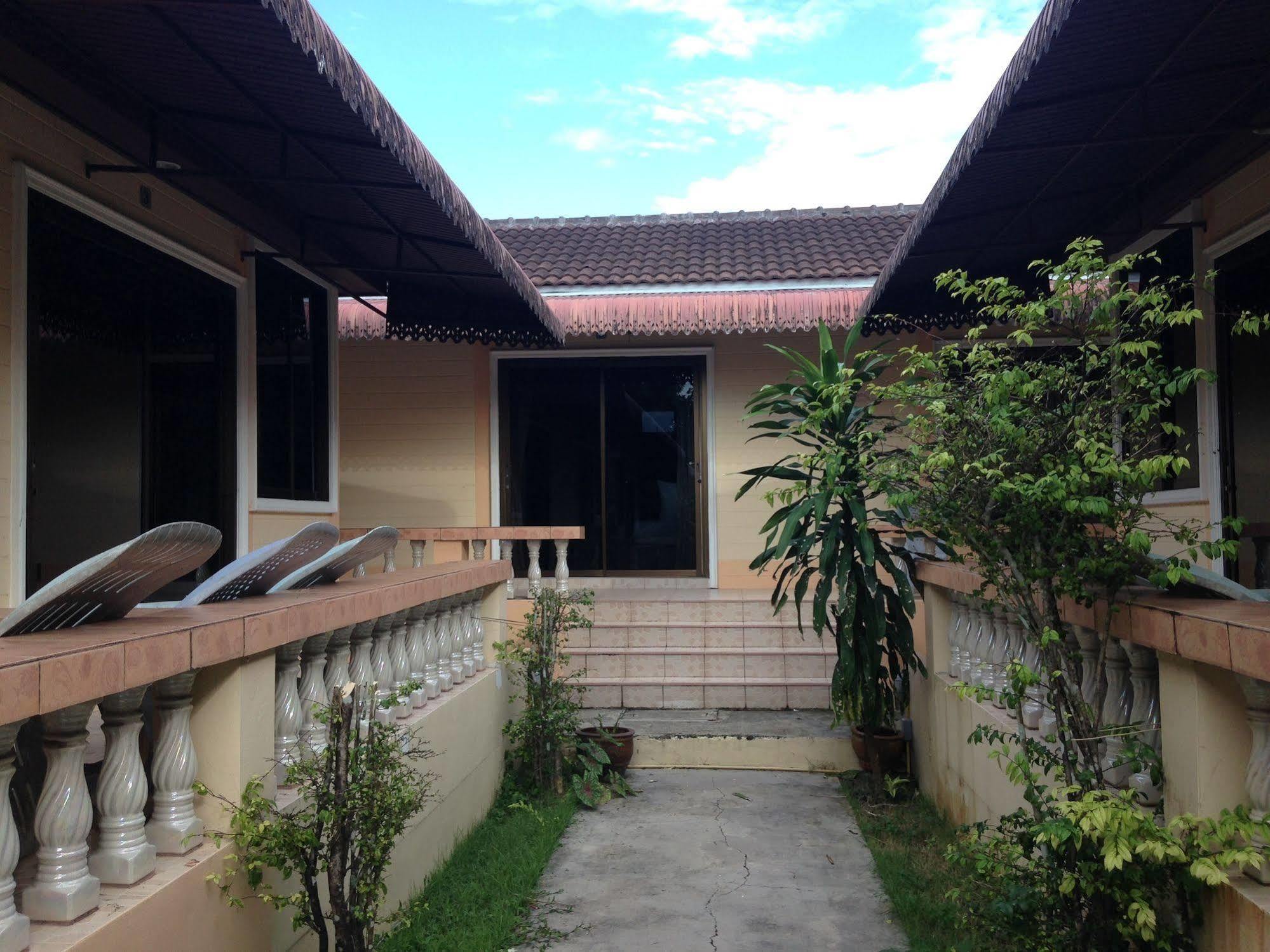 Naiyang Cottage Nai Yang Beach Exteriör bild